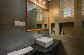 Ohstayz Pride Rock - Mountainview Jacuzzi Villa in Bangalore - 2