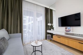 Stylish Apartment with Balcony near Krakow Old Town by Noclegi Renters - 4