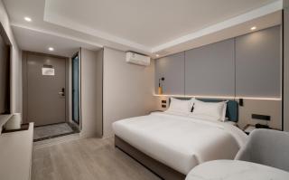 Unitour Hotel Chongqing Jiefangbei Pedestrian Street - 5