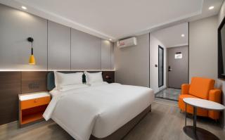 Unitour Hotel Chongqing Jiefangbei Pedestrian Street - 4