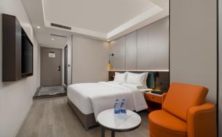 Unitour Hotel Chongqing Jiefangbei Pedestrian Street - 8