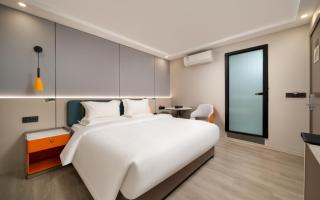 Unitour Hotel Chongqing Jiefangbei Pedestrian Street - 6