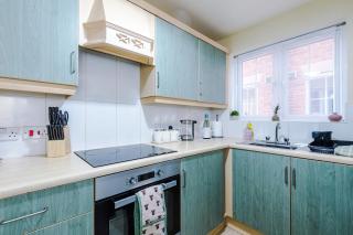 Stunning Home, Perfect for Groups, FREE Parking! - 3