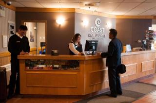 Coast High Country Inn - 9