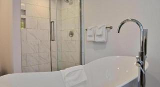 Coast High Country Inn - 2