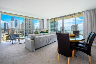 Surfers Paradise Ocean Vista Suite with Pool - 6