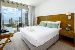 Surfers Paradise Ocean Vista Suite with Pool - 7