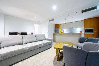 Surfers Paradise Ocean Vista Suite with Pool - 2