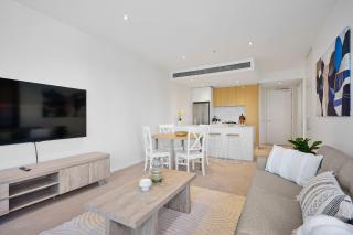 The Prima Skyline Elegance Suite - 4