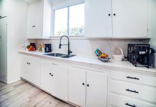 Fully Furnished 1-Bedroom - 3