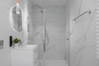 Towarowa Towers Studio with Free Gym Access and Balcony by Noclegi Renters - 1