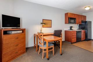 MainStay Suites Emporia - 0