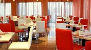 Ramada Plaza by Wyndham Hangzhou Riverside - 1