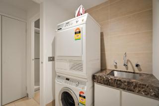 Skyline Penthouse Southbank 3BR 2BA Free Parking Near Crown - 9