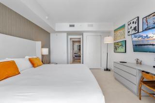 Luxury Waterfront Condo in Hollywood - 2