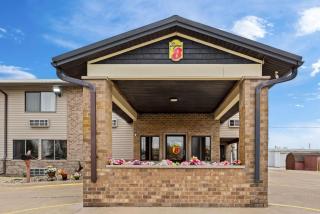 Super 8 by Wyndham Jefferson - 8