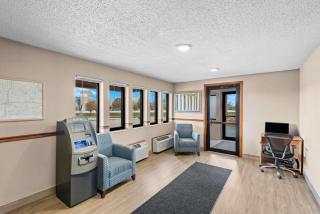 Super 8 by Wyndham Jefferson - 3