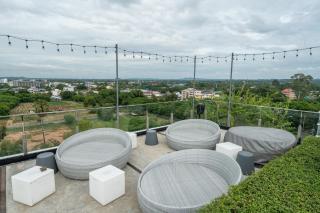 Seaphere Residence by Prop Hopper - 9