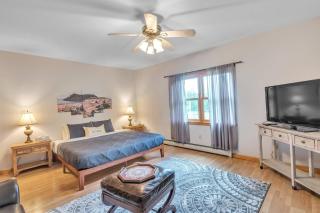 Mountain Retreat with River Views Near Sunday River and Year-Round Adventure - 2