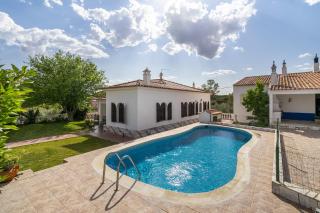 Villa Oasis - Pool & Garden - 9