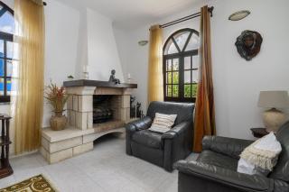 Villa Oasis - Pool & Garden - 1