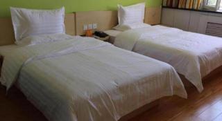 7 Days Inn Hami Baofeng Market - 7