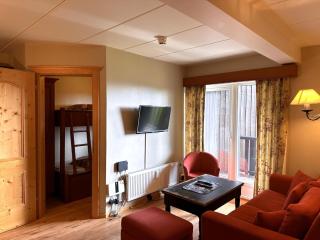 Ideal Base For Exploring 2 Bedrooms & Balcony - 0