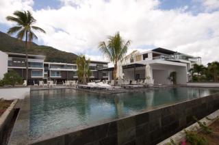 Latitude Sea Front Luxury Apartment - 8