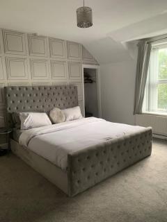 Chestnut Lodge - a woodland escape near the city - 9