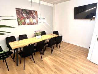 BIG New 7Rooms City Center APARTMENTS and Suites - 2