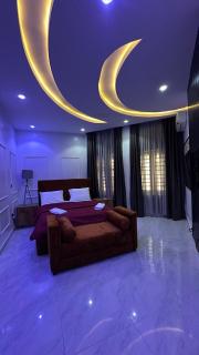 Modern Luxury 2BR Suite Smart Home WiFi - 6