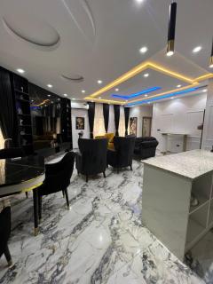 Modern Luxury 2BR Suite Smart Home WiFi - 5