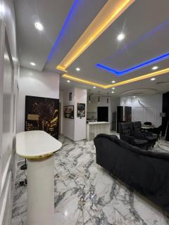 Modern Luxury 2BR Suite Smart Home WiFi - 3