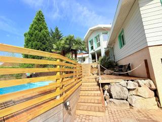 Large house with 5 bedrooms - Swimming pool - 5