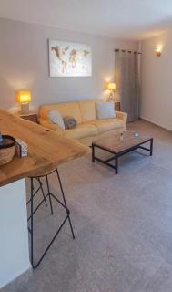 Modern Studio With Mountain Views In Andon - 0