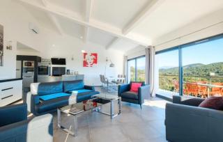 Modern Villa With Sea Views And Infinity Pool - 9