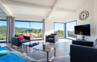 Modern Villa With Sea Views And Infinity Pool - 7