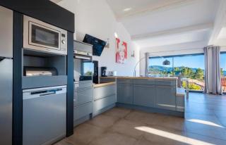 Modern Villa With Sea Views And Infinity Pool - 3