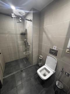 La Quinta Batumi - Sea & Airport View - 3