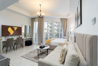 Vogue Business Bay Court Tower, Prime Location, Steps from Business Bay Metro & JW Marriott Marquis Dubai - 2