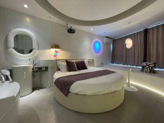 Designer Hotel - 2
