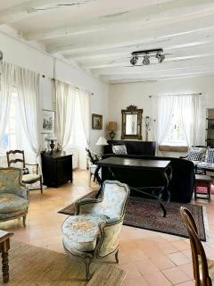 Stone House From 1776 With Large Park - 4