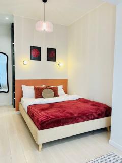 Дизайнерская квартира с уютной атмосферой - 0