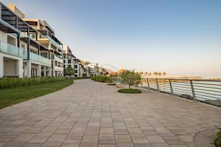 Luxury Seaview 3BR with Assistant Room, Just Minutes from Fujairah Pristine Beaches, The Address Fujairah Residences Block A, Fujairah by Deluxe Holiday Homes - 8