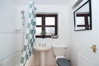 Wellington - Telford house - With parking - 4