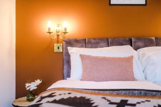 4-BR Bungalow 2 Baths Driveway Short & Long Stays - 8