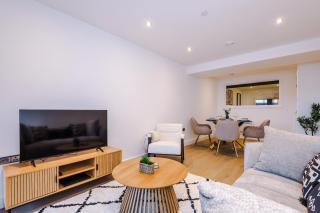 Stylish Leeds City Centre 2 bed with free parking - 1