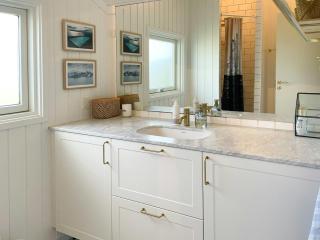 Sleek Home With Space For Play - 3