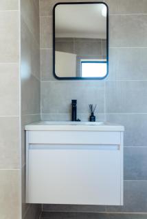 Urban Sage - Modern Luxury Studio in Gaborone with WiFi Free Parking and Pool - 1