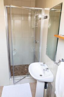 LA Guesthouse - 4